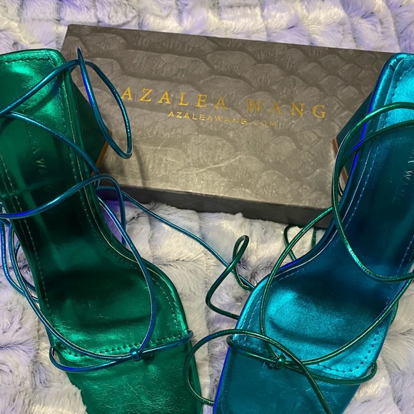 AZALEA WANG FEELS LIKE A DREAM CHUNKY SANDAL IN MULTI - Picture 5 of 6